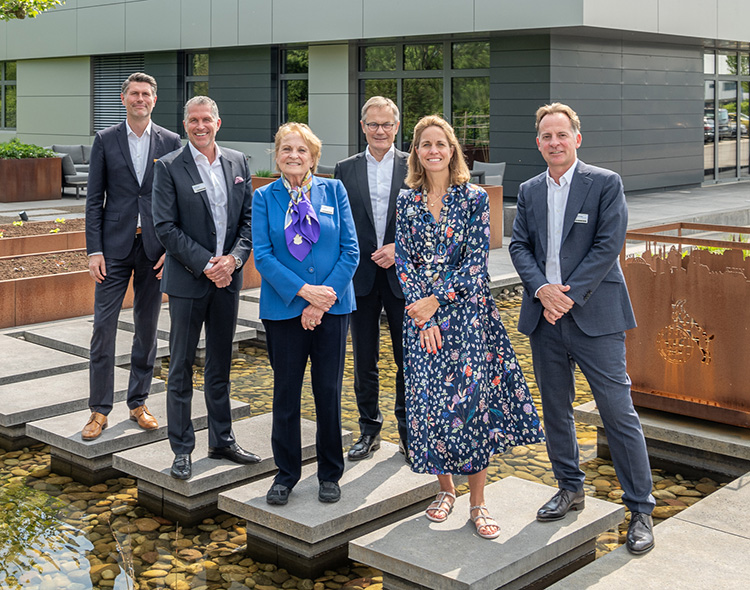 liebherr-showroom-personen