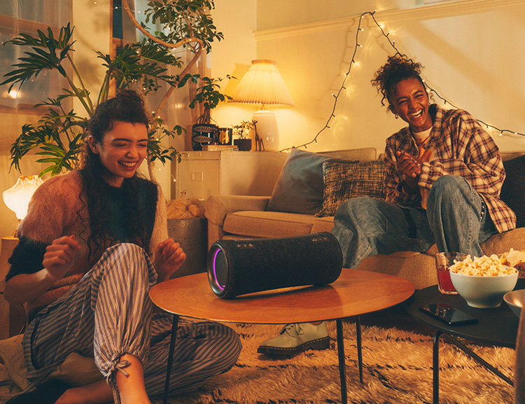 sony-srs-xg300-lifestyle