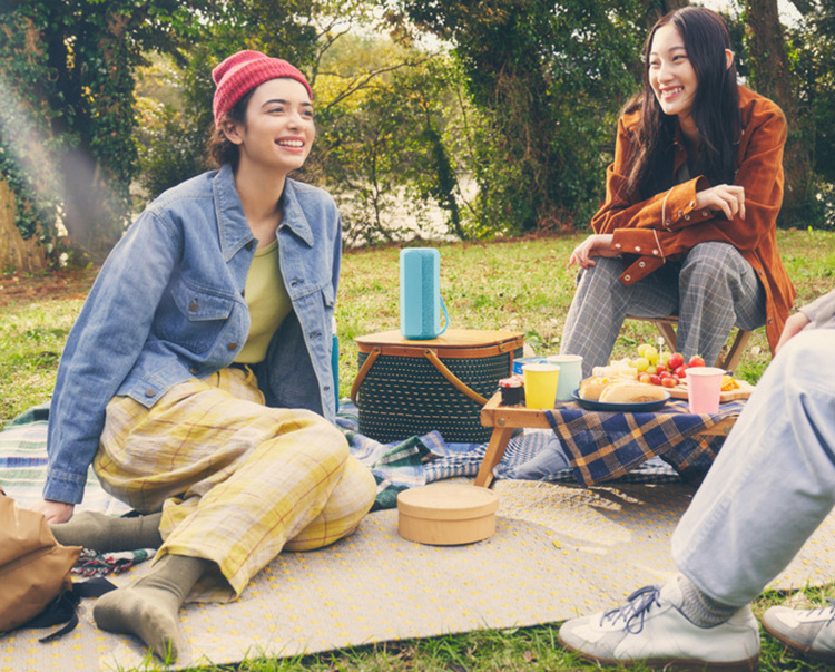 sony-xe200-lifestyle