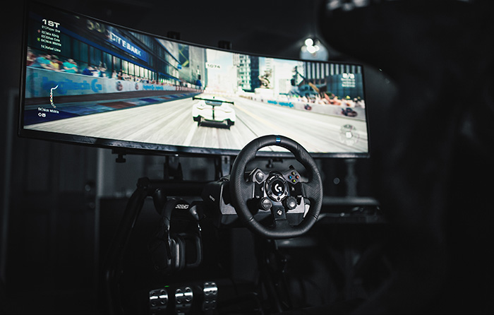 logitech-G923-lenkrad-lifestyle