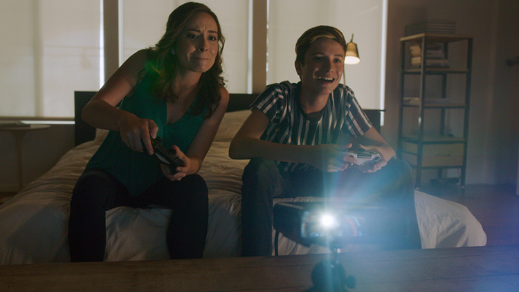 picopix-max-tv-gaming-lifestyle